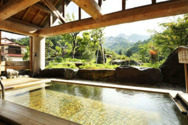焼山温泉で過ごす憩いの時間。湯上りのおすすめはボンズカジノ！